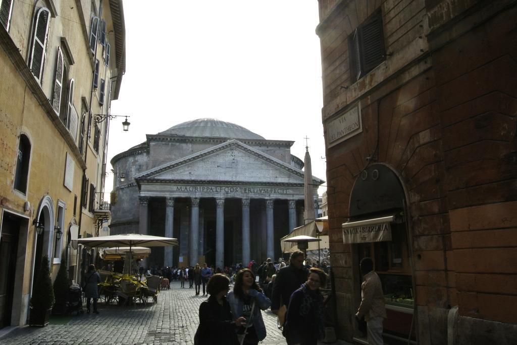 Appartement Pantheon Domus Valentino à Rome Extérieur photo